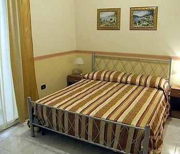 Couette-café Astra Naples