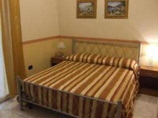 Couette-café Astra Naples